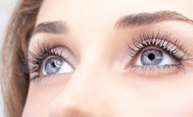 Under Eye Light Filling (Redensity)